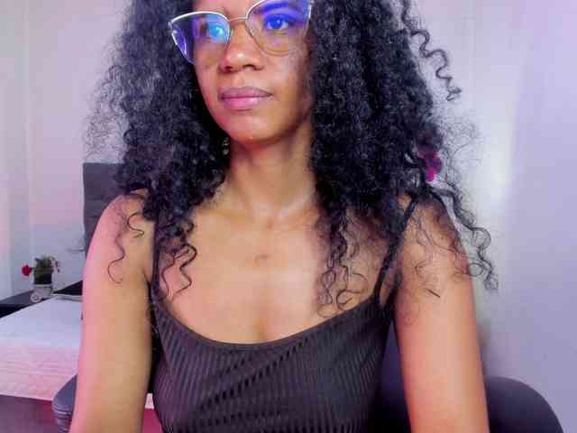 Ellie-Alves Ellie-Alves