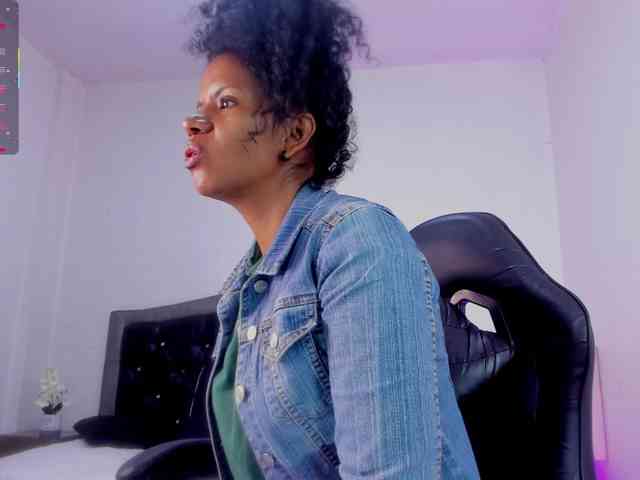 Ellie-Alves webcam