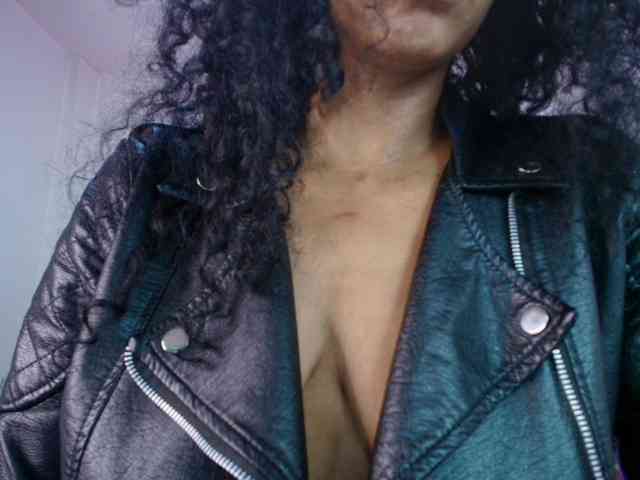 Ellie-Alves webcam