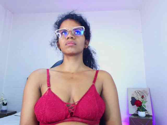 Ellie-Alves webcam