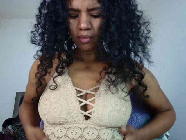 Ellie-Alves webcam