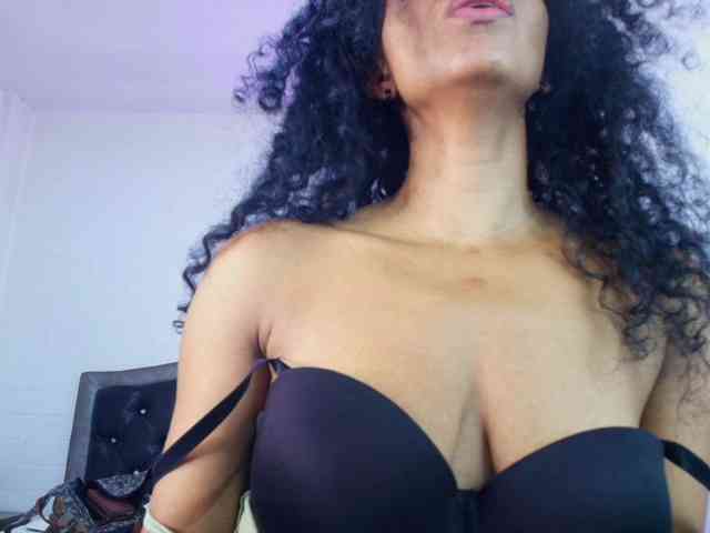 Ellie-Alves webcam