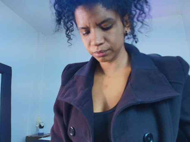 Ellie-Alves webcam
