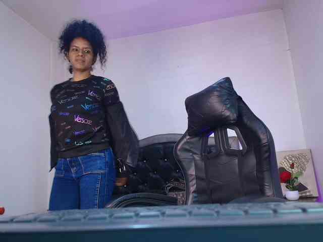 Ellie-Alves webcam
