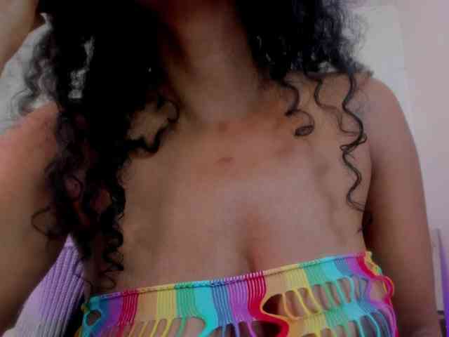 Ellie-Alves webcam