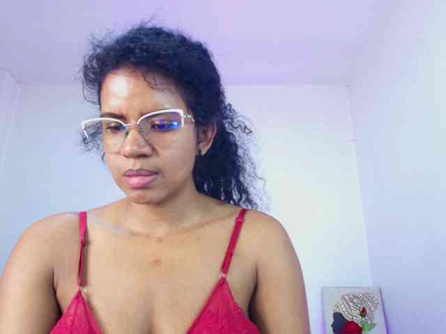 Ellie-Alves webcam