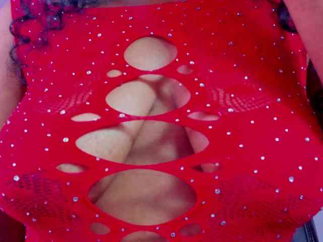 Ellie-Alves Ellie-Alves