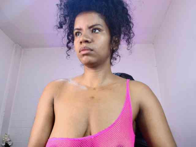 Ellie-Alves webcam