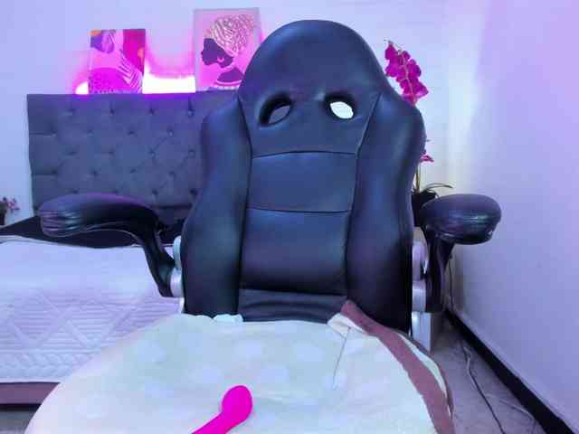 Ellie-Alves Ellie-Alves