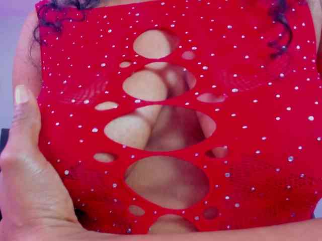 Ellie-Alves Ellie-Alves