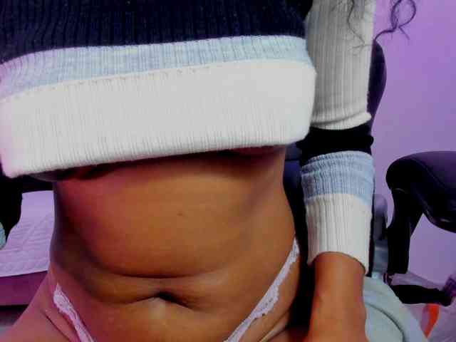 Ellie-Alves Ellie-Alves