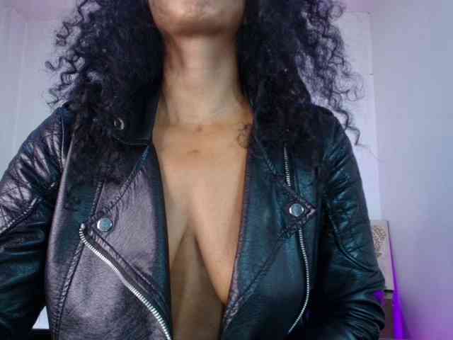 Ellie-Alves webcam