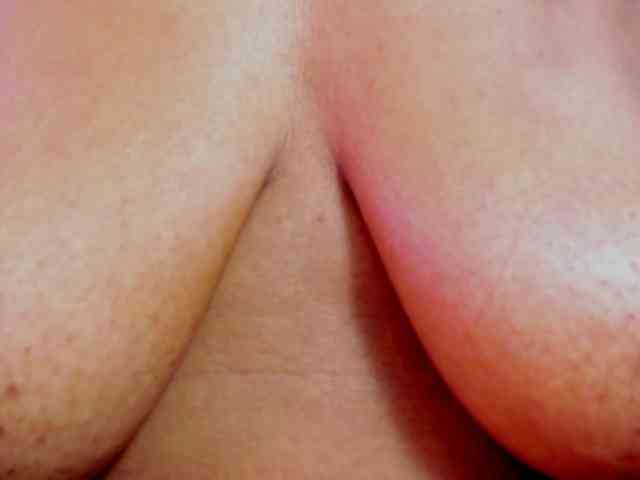 Ellie-Alves Ellie-Alves