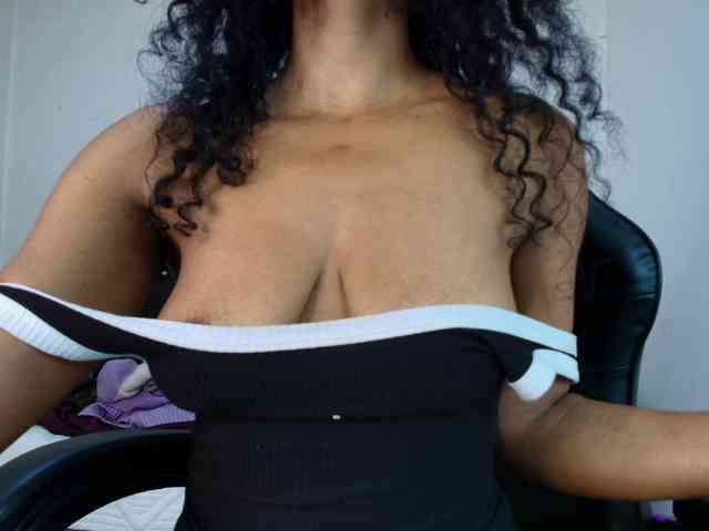 Ellie-Alves webcam