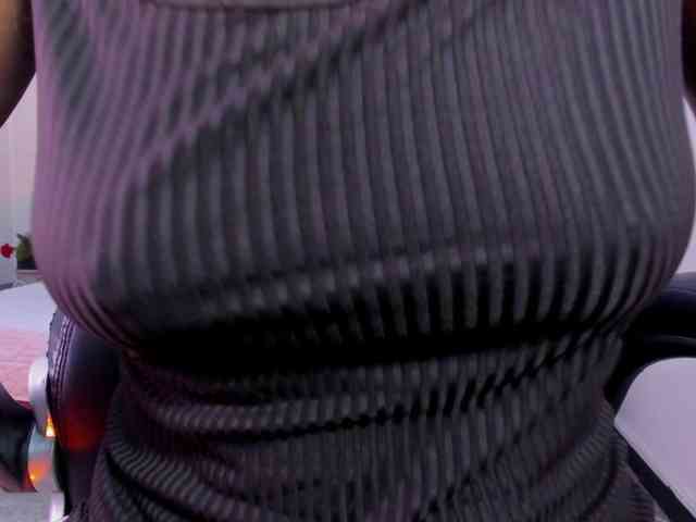 Ellie-Alves Ellie-Alves