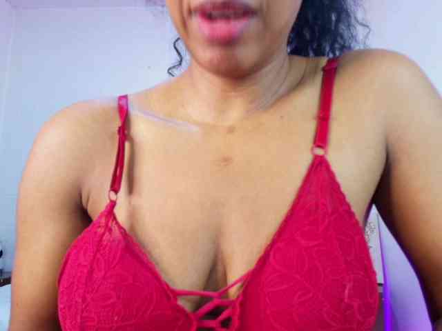Ellie-Alves webcam