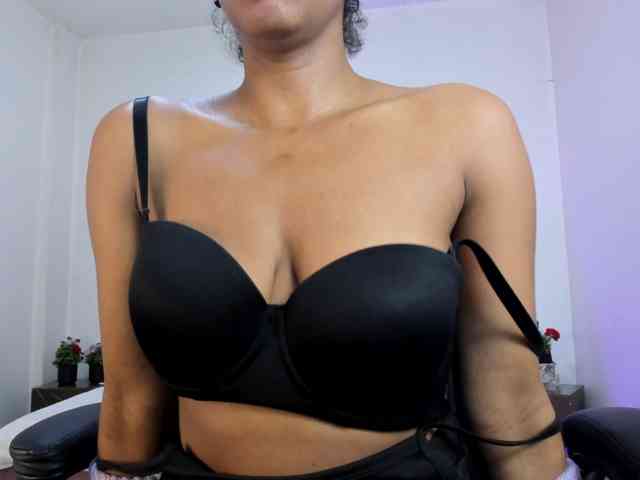 Ellie-Alves webcam