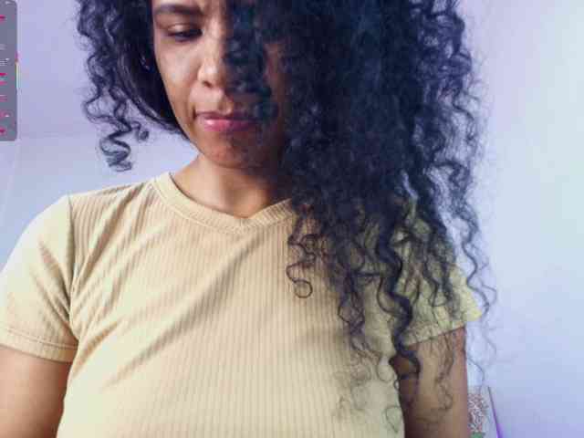 Ellie-Alves webcam