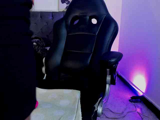 Ellie-Alves Ellie-Alves