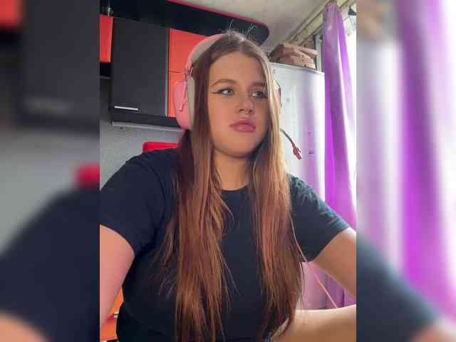 Miss_Nestle webcam