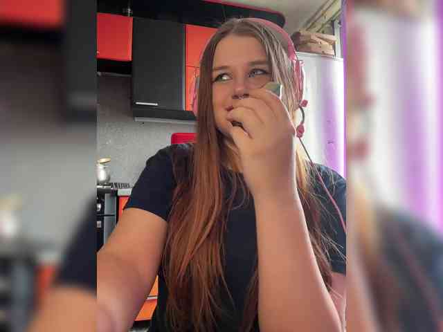 Miss_Nestle webcam