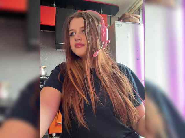 Miss_Nestle webcam