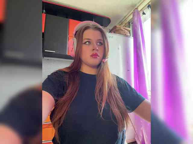 Miss_Nestle webcam