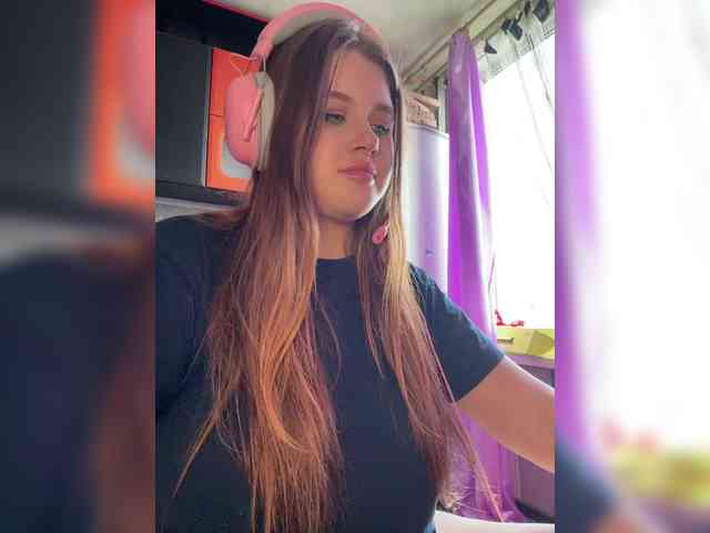 Miss_Nestle webcam