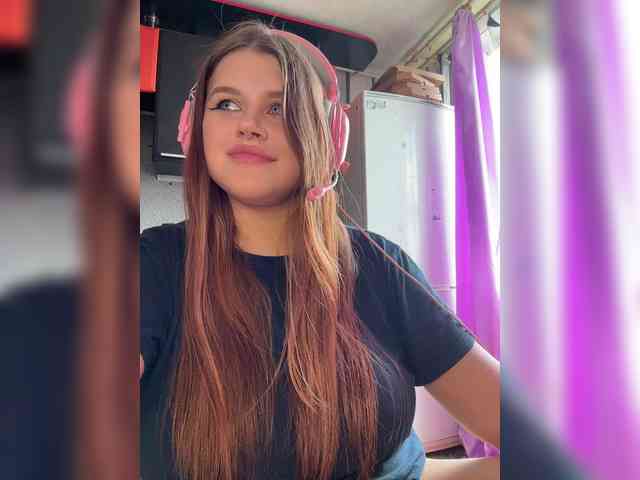 Miss_Nestle webcam