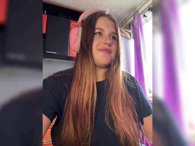 Miss_Nestle webcam