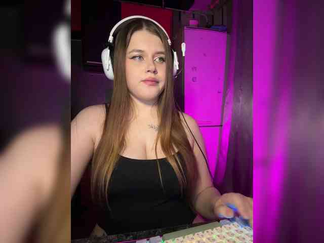 Miss_Nestle webcam