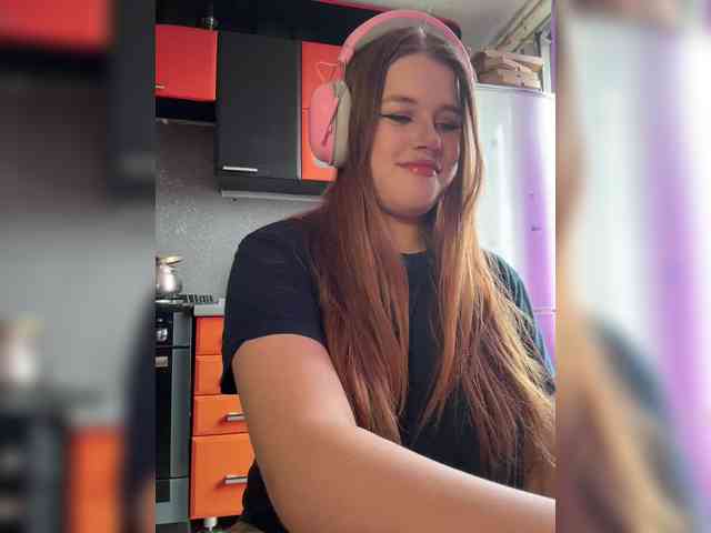 Miss_Nestle webcam