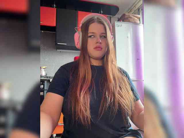 Miss_Nestle webcam
