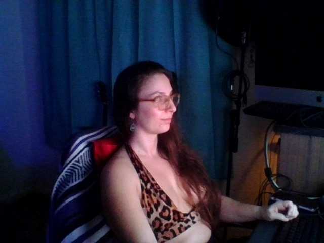 BellaBloom Live Cam on BongaCams