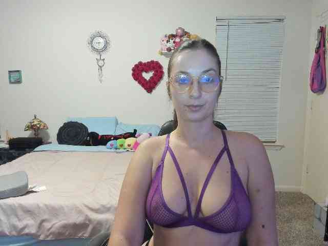 BellaBloom webcam