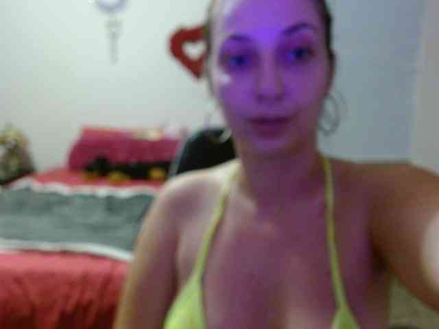 BellaBloom webcam