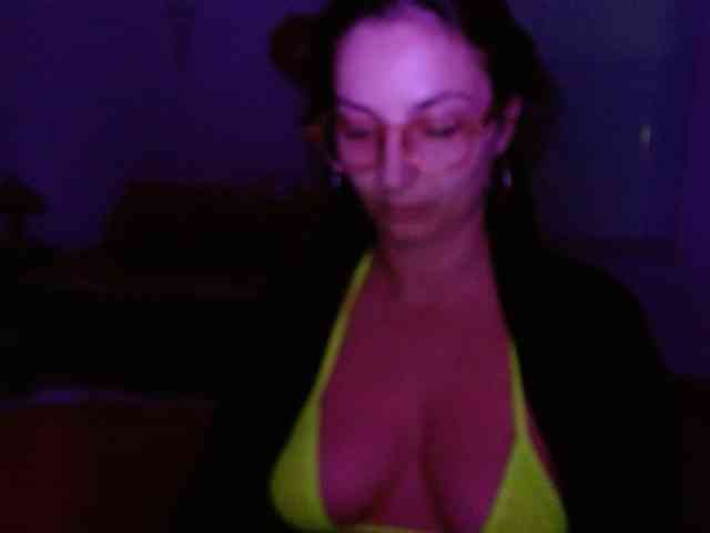 BellaBloom webcam