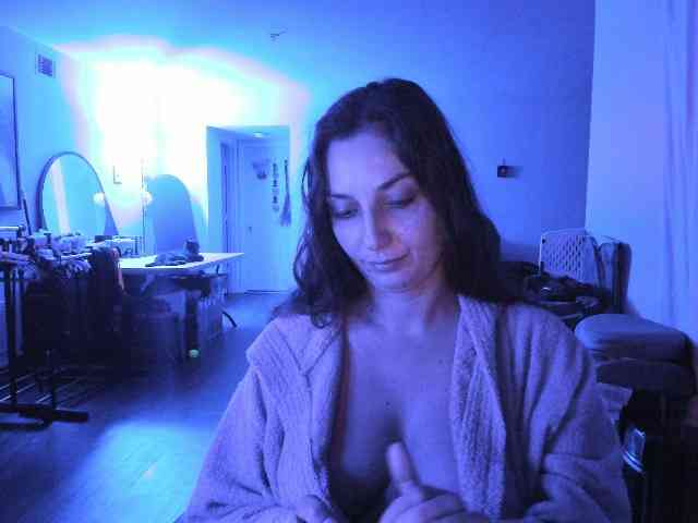 BellaBloom webcam