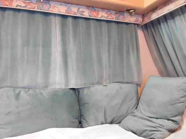 Dirty-Bya webcam