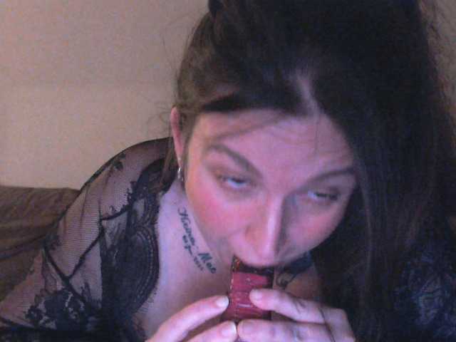 Harleyslut's BongaCams show and profile