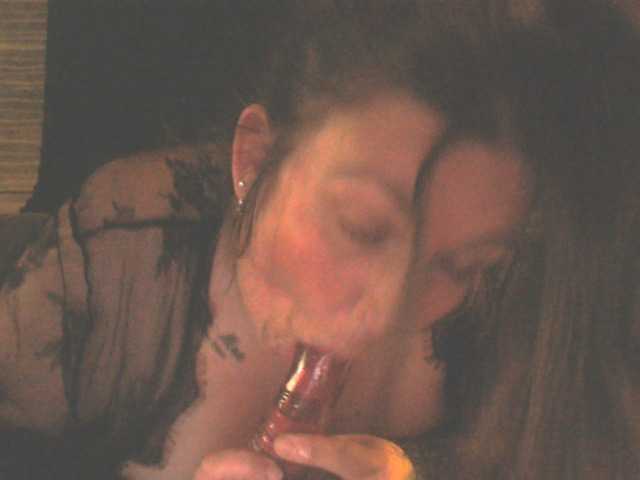 Harleyslut's BongaCams show and profile