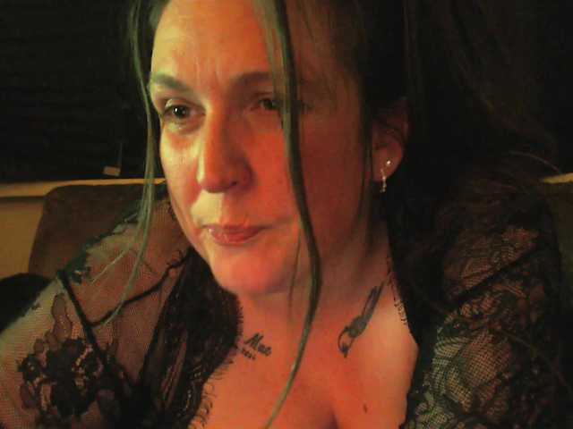 Harleyslut's BongaCams show and profile