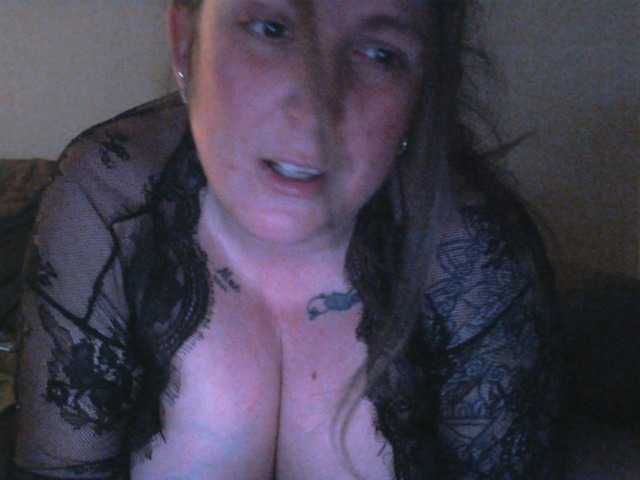 Harleyslut's BongaCams show and profile
