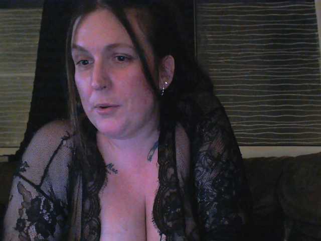 Harleyslut's BongaCams show and profile