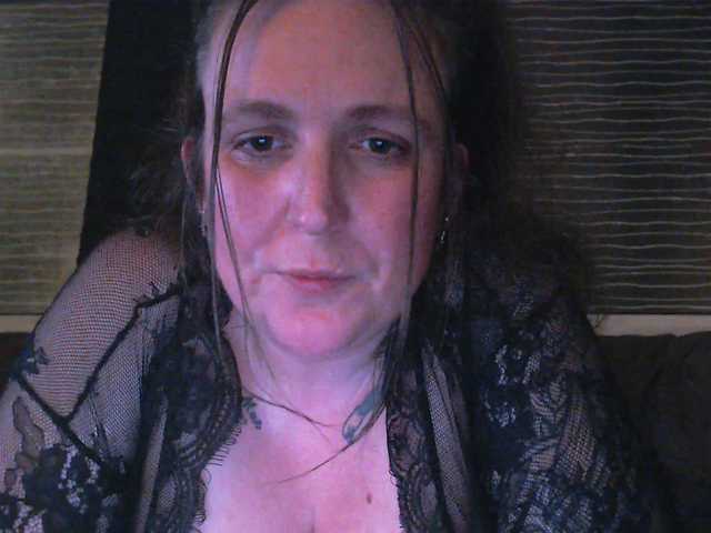 Harleyslut's BongaCams show and profile