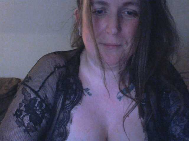 Harleyslut's BongaCams show and profile