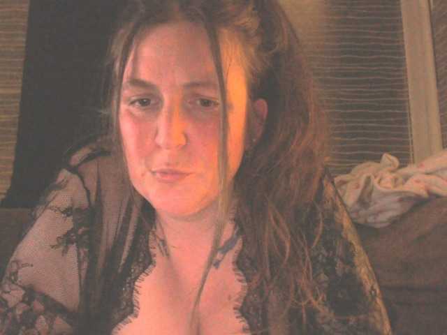 Harleyslut's BongaCams show and profile