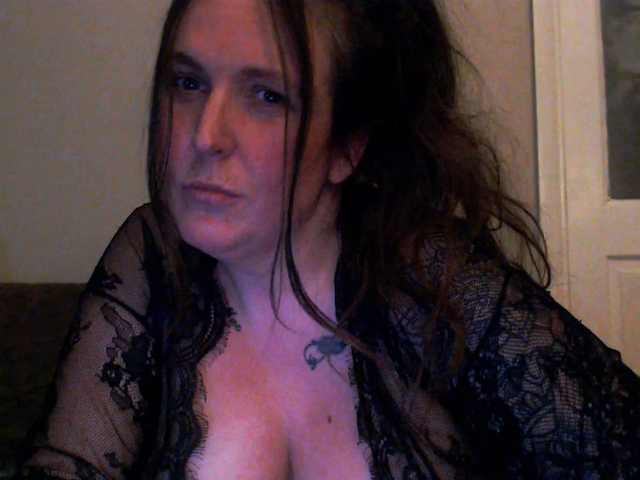 Harleyslut's BongaCams show and profile