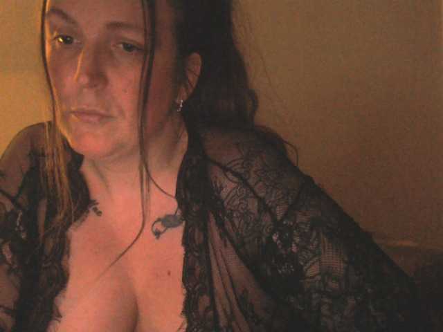 Harleyslut's BongaCams show and profile