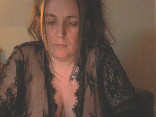 Harleyslut's BongaCams show and profile